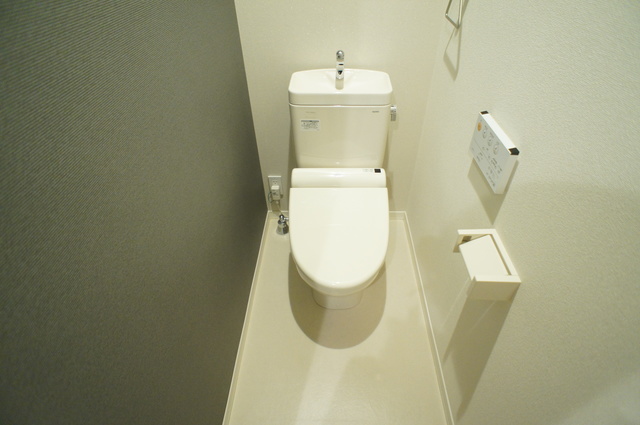 トイレ　別部屋のお写真です