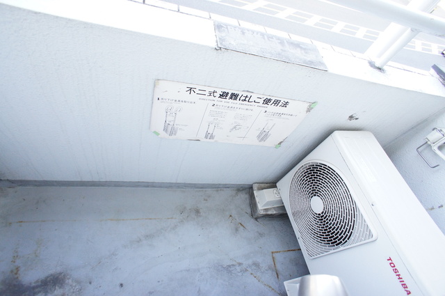 バルコニー　バルコニー付！お天気のいい日は洗濯物も気持ちよく干せます！