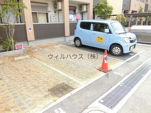 駐車場　敷地内駐車場！