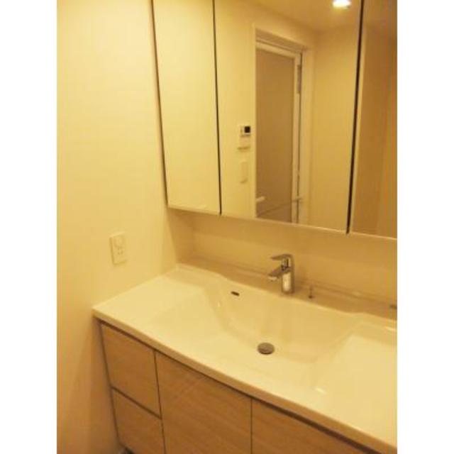 洗面設備　※写真は同タイプ住戸です。