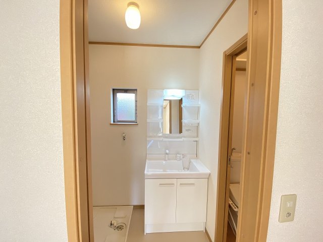 洗面設備　※同物件別号室の写真になります