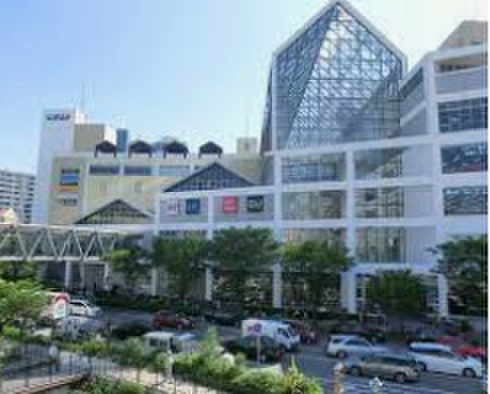 ショッピングセンター　ウミエ（ショッピングセンター）まで600m