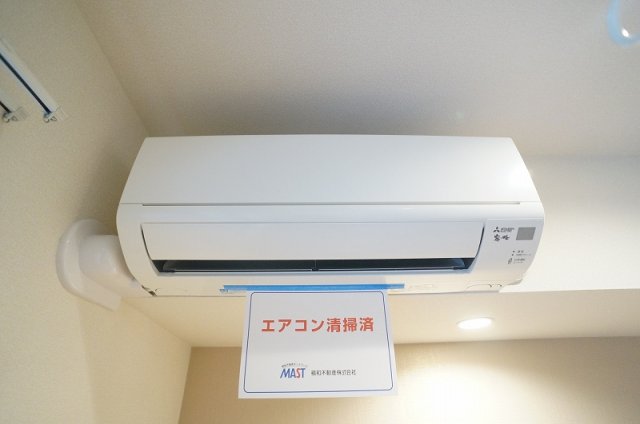 その他設備　リビングダイニングキッチンには、暑い夏や寒い冬に大活躍のエア