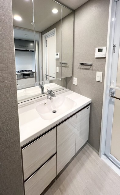 洗面設備　※写真は同タイプ住戸です。