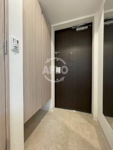玄関　ワールドアイ難波南PORTA　玄関