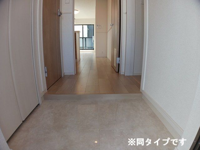 ルミナス アヴェニューの玄関写真