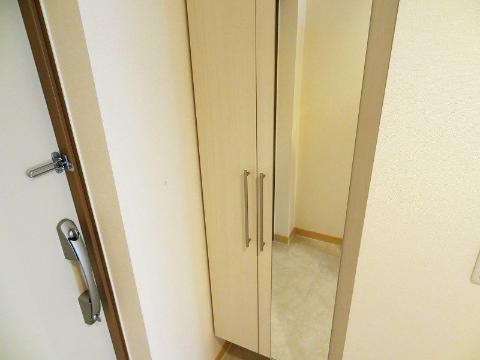 阪急宝塚線 石橋阪大前駅 徒歩14分 3階建 築14年の玄関写真