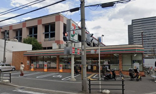 コンビニ　セブンイレブン 大阪中央卸売市場西口店（コンビニ）まで77m