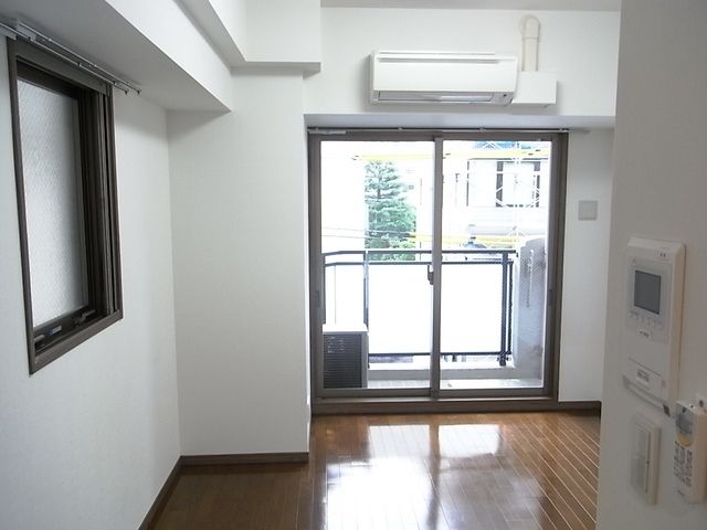 眺望　２面採光の明るいお部屋です