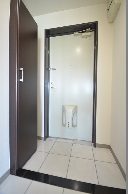 玄関　同物件、別号室の写真