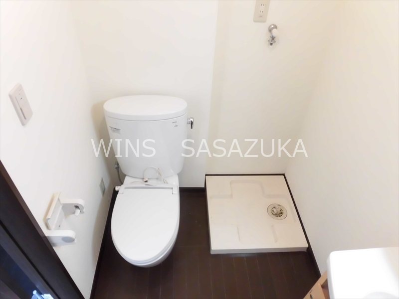京王線 芦花公園駅 徒歩5分 2階建 築17年のトイレ写真