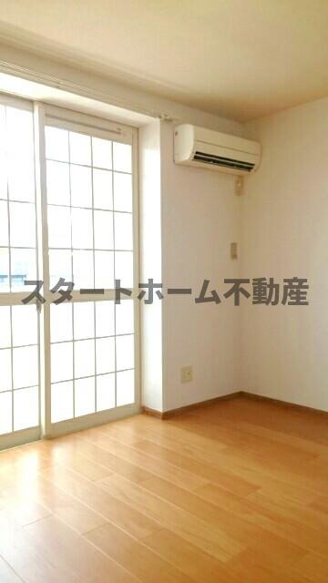 ＪＲ高徳線 板野駅 徒歩32分 2階建 築28年の居間写真