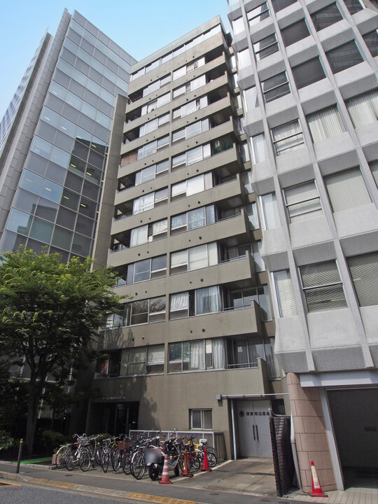トーカン新宿キャステールの外観写真