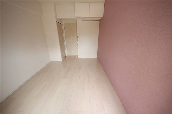 ラシュレエグゼ難波西の居間写真