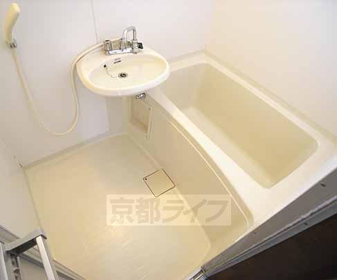 バス・シャワールーム　綺麗なお風呂です。