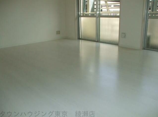 RenoCourt IZUMIの居間写真