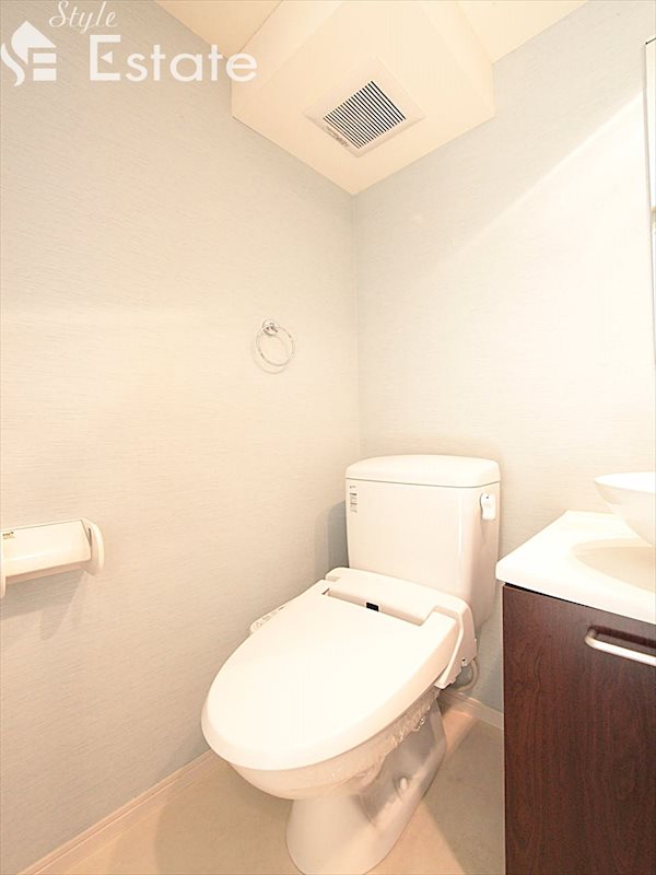 地下鉄東山線 岩塚駅 徒歩8分 2階建 築17年のトイレ写真