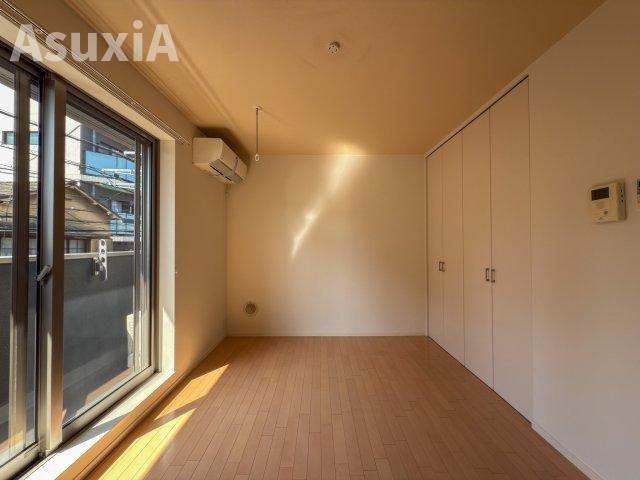 居室・リビング　別タイプのお部屋の写真です