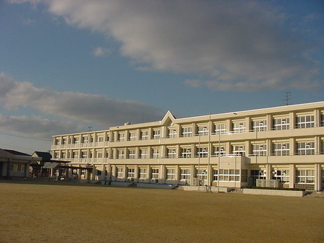 【SK BUILDING‐１の小学校】