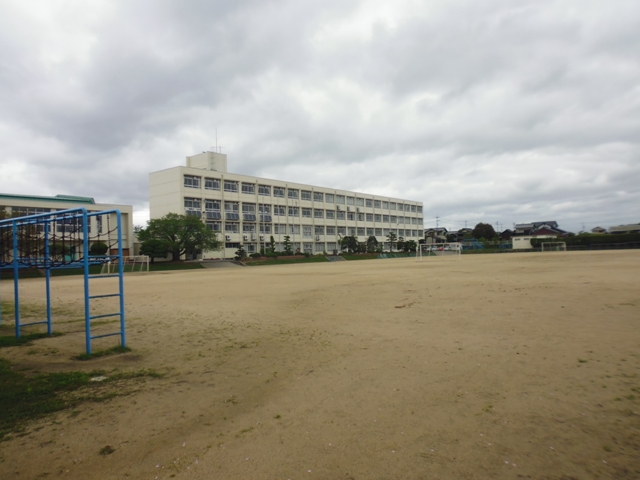 【サンエイトAの小学校】