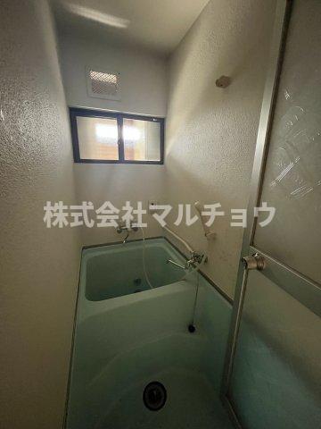 バス・シャワールーム　コンパクトで使いやすいお風呂です