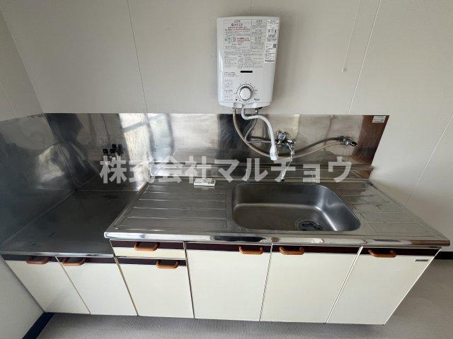 キッチン　コンパクトなキッチンで掃除もラクラク