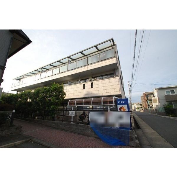 名古屋市名東区猪子石原のマンションの建物外観