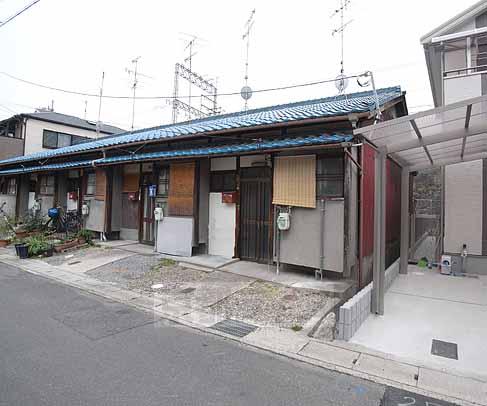 高矢（正）貸家の建物外観