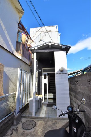 堺市東区日置荘西町のマンションの建物外観