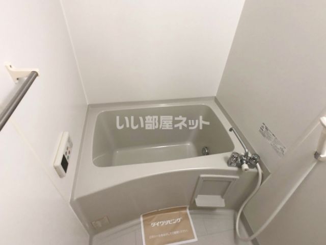 【メナー　Ｂのバス・シャワールーム】