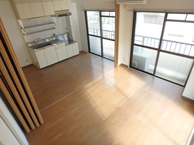 居室・リビング　ゆったりとした居間です