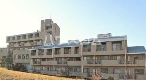 横浜市都筑区富士見が丘のマンションの建物外観