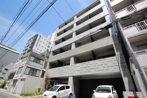 広島市中区小町のマンションの建物外観