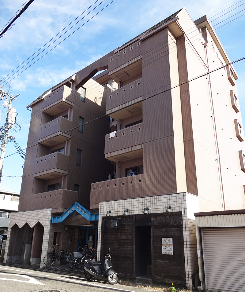 モワ鳥居松の建物外観