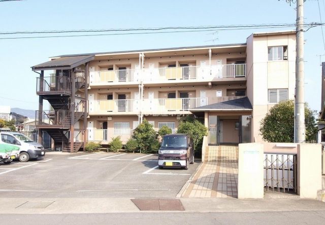 ヴィラ・アンソレイエ亀田町の建物外観