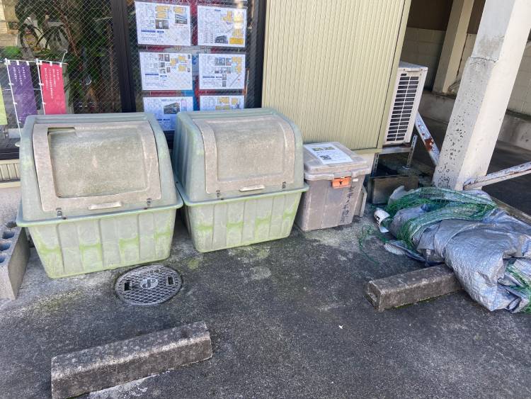 その他　マンション横のゴミ捨場