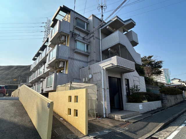 北九州市八幡西区力丸町のマンションの建物外観