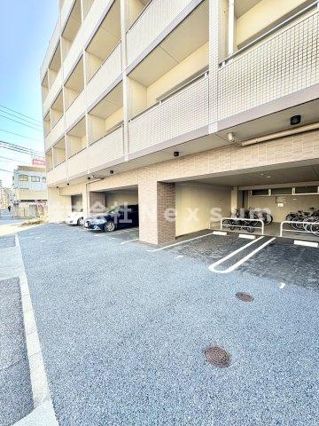 駐車場　駐車場完備です