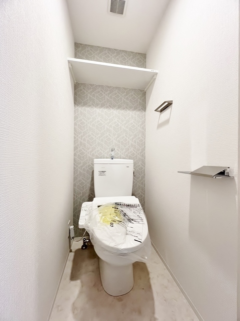 トイレ　暖房便座付きシャワートイレ