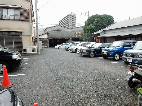 駐車場　駐車場