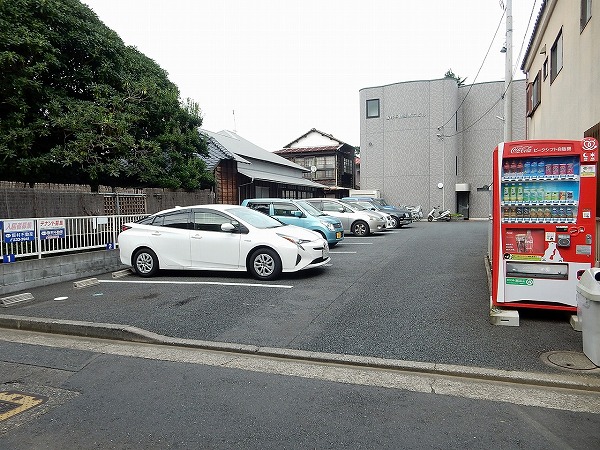 駐車場　駐車場