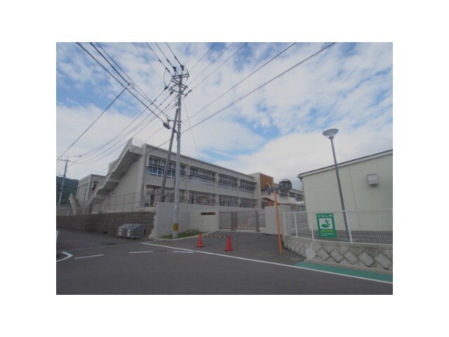 中学校　大町町立小中一貫校大町ひじり学園中学部（中学校）まで2344m