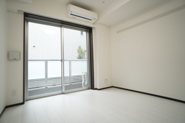 居室・リビング　参考写真（同建物別部屋のものです）