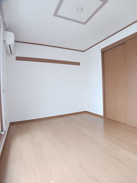 エクセラン原の居間写真
