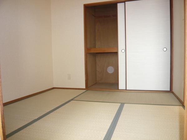 ドミール仲谷 1号館の内装写真