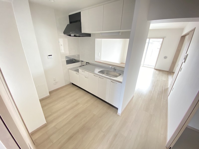 キッチン　106号室の写真です。照明器具はつきません◎図面や画像と現況