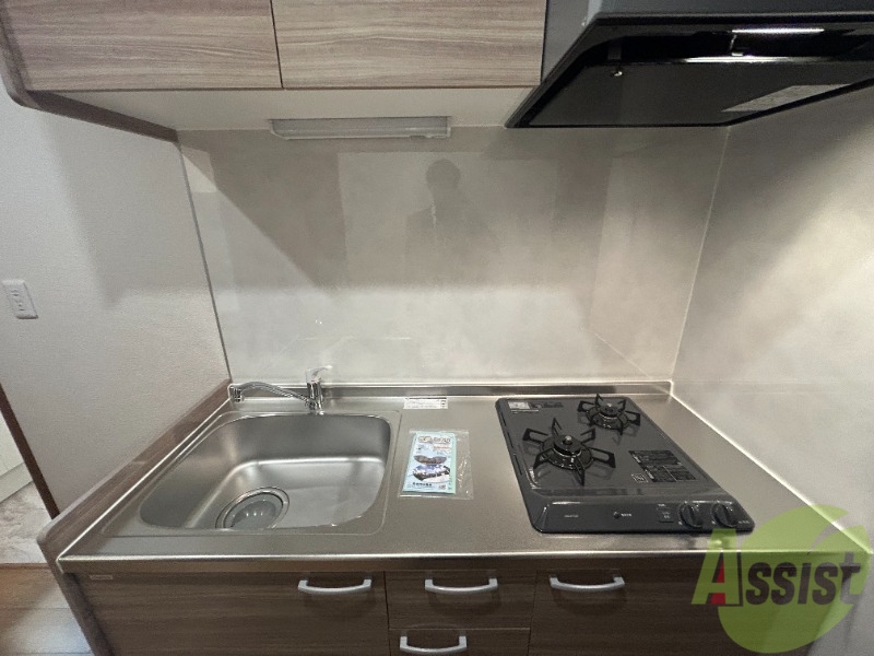 キッチン　２口ガスコンロが設置済みのキッチンでございます。