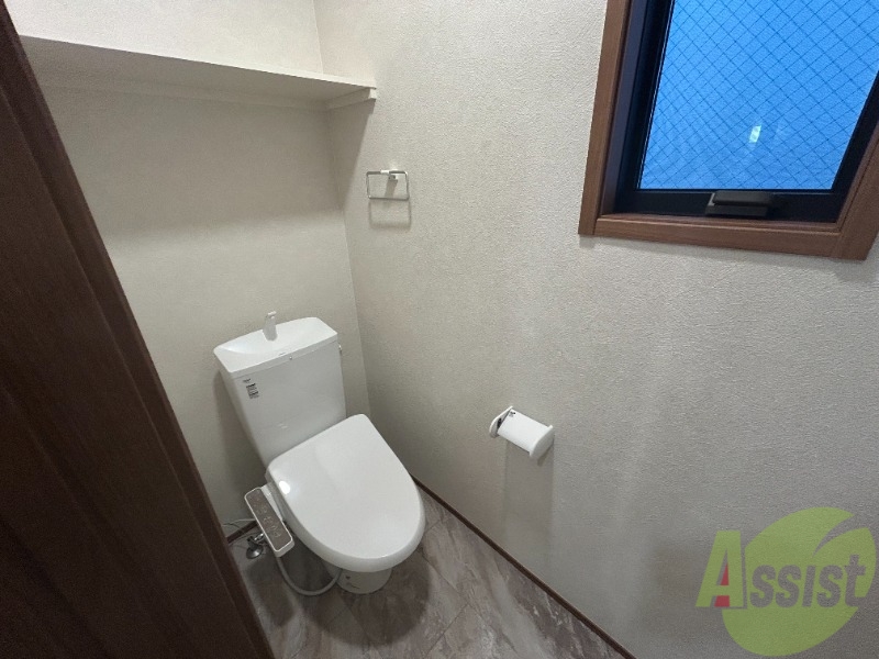 トイレ　トイレは温水洗浄便座がついており非常に便利です。