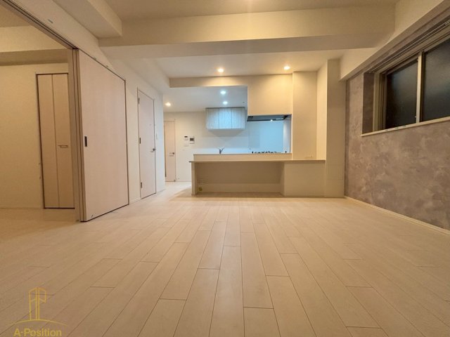 居室・リビング　スプランディッド上本町WEST