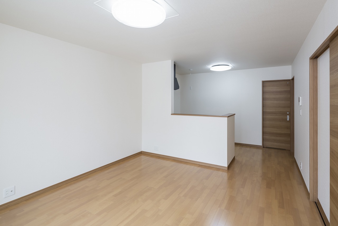 居室・リビング　同タイプの別物件です。現状優先となります。